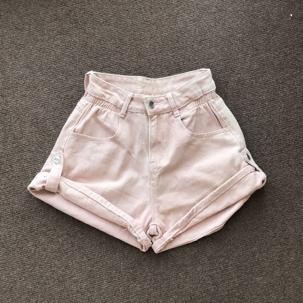 High-Waist Rolled Hem Women's Shorts in Soft Pink